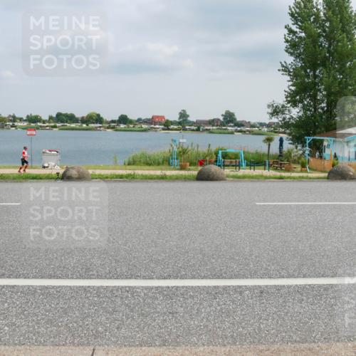 21.06.2025 - 27. Vierlanden-Triathlon H.Heesch http://msf.ph/oto/8026746 15.06.2025 12:15:17 Radfahren 702, 831, 910 meine-sportfotos.de