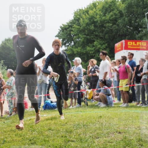 15.06.2025 - 27. Vierlanden-Triathlon KatJ http://msf.ph/oto/8026756 15.06.2025 11:00:25 Schwimmen 646, 657, 662, 694, 714, 731 meine-sportfotos.de