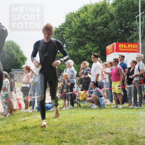 15.06.2025 - 27. Vierlanden-Triathlon KatJ http://msf.ph/oto/8026771 15.06.2025 11:00:26 Schwimmen 646, 657, 662, 694, 714, 731 meine-sportfotos.de