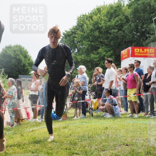 15.06.2025 - 27. Vierlanden-Triathlon KatJ http://msf.ph/oto/8026778 15.06.2025 11:00:26 Schwimmen 646, 657, 662, 694, 714, 731 meine-sportfotos.de