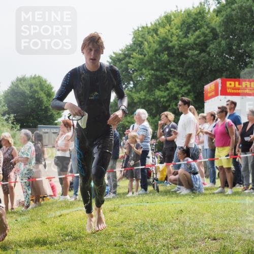 15.06.2025 - 27. Vierlanden-Triathlon KatJ http://msf.ph/oto/8026786 15.06.2025 11:00:26 Schwimmen 646, 657, 662, 694, 714, 731 meine-sportfotos.de