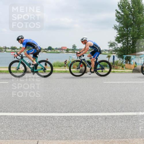 21.06.2025 - 27. Vierlanden-Triathlon H.Heesch http://msf.ph/oto/8026797 15.06.2025 12:15:28 Radfahren 688, 746, 924, 1044, 1045, 1046, 1047, 1048 meine-sportfotos.de