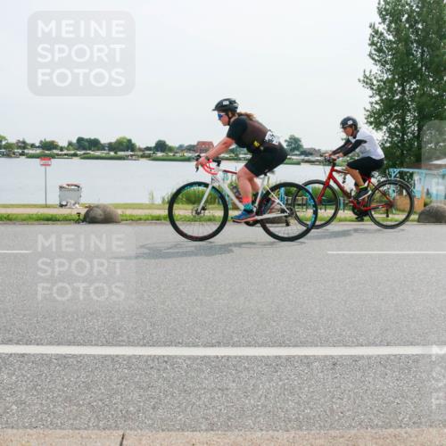 15.06.2025 - 27. Vierlanden-Triathlon H.Heesch http://msf.ph/oto/8026802 15.06.2025 10:27:46 Radfahren 75, 100, 505, 529, 552 meine-sportfotos.de