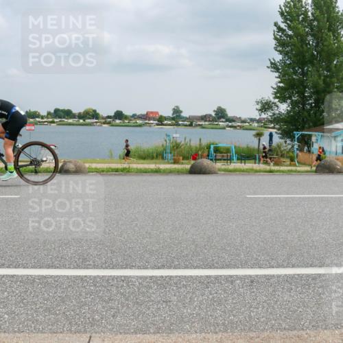 21.06.2025 - 27. Vierlanden-Triathlon H.Heesch http://msf.ph/oto/8026839 15.06.2025 12:15:41 Radfahren 1400 meine-sportfotos.de