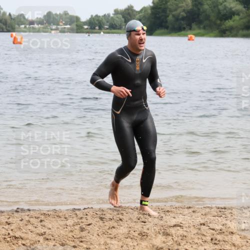 15.06.2025 - 27. Vierlanden-Triathlon Lena Gebhardt http://msf.ph/oto/8026858 15.06.2025 10:58:59 Schwimmen 706, 709, 760 meine-sportfotos.de