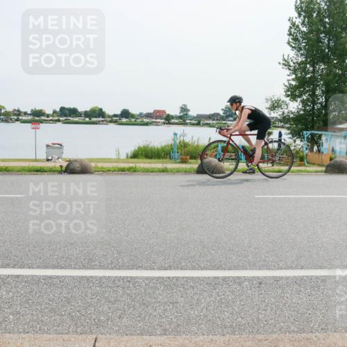 15.06.2025 - 27. Vierlanden-Triathlon H.Heesch http://msf.ph/oto/8026861 15.06.2025 10:27:47 Radfahren 49, 75, 100, 505, 529, 552 meine-sportfotos.de