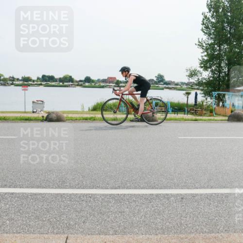 15.06.2025 - 27. Vierlanden-Triathlon H.Heesch http://msf.ph/oto/8026872 15.06.2025 10:27:47 Radfahren 49, 75, 100, 505, 529, 552 meine-sportfotos.de