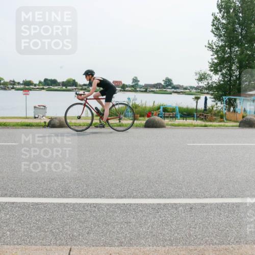 15.06.2025 - 27. Vierlanden-Triathlon H.Heesch http://msf.ph/oto/8026879 15.06.2025 10:27:47 Radfahren 49, 75, 100, 505, 529, 552 meine-sportfotos.de