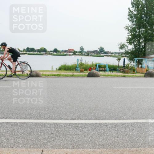15.06.2025 - 27. Vierlanden-Triathlon H.Heesch http://msf.ph/oto/8026892 15.06.2025 10:27:47 Radfahren 49, 75, 100, 505, 529, 552 meine-sportfotos.de