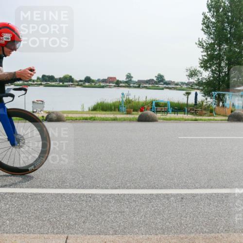 15.06.2025 - 27. Vierlanden-Triathlon H.Heesch http://msf.ph/oto/8026908 15.06.2025 10:27:48 Radfahren 49, 75, 100, 505, 529, 552 meine-sportfotos.de