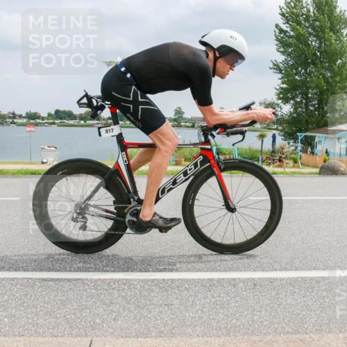 21.06.2025 - 27. Vierlanden-Triathlon H.Heesch http://msf.ph/oto/8026920 15.06.2025 12:16:58 Radfahren 667, 817 meine-sportfotos.de