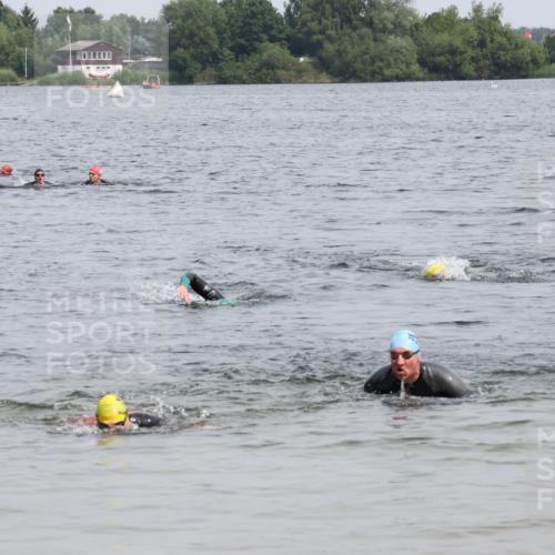 15.06.2025 - 27. Vierlanden-Triathlon Lena Gebhardt http://msf.ph/oto/8026924 15.06.2025 10:59:17 Schwimmen  meine-sportfotos.de