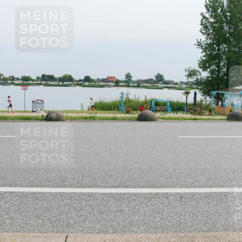 21.06.2025 - 27. Vierlanden-Triathlon H.Heesch http://msf.ph/oto/8026937 15.06.2025 11:19:52 Radfahren 982 meine-sportfotos.de