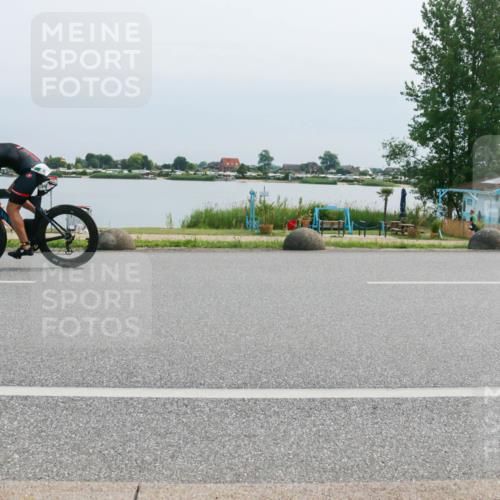 21.06.2025 - 27. Vierlanden-Triathlon H.Heesch http://msf.ph/oto/8026947 15.06.2025 11:19:55 Radfahren 251, 772, 982 meine-sportfotos.de