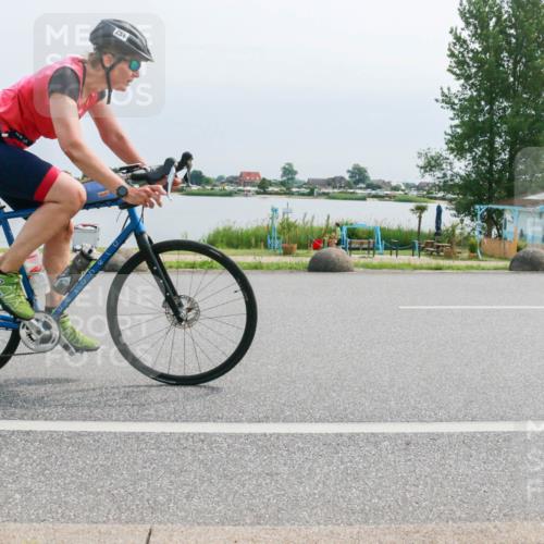 21.06.2025 - 27. Vierlanden-Triathlon H.Heesch http://msf.ph/oto/8026980 15.06.2025 11:19:59 Radfahren 251, 772, 982 meine-sportfotos.de