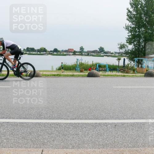 21.06.2025 - 27. Vierlanden-Triathlon H.Heesch http://msf.ph/oto/8026991 15.06.2025 11:20:01 Radfahren 251, 772, 811 meine-sportfotos.de