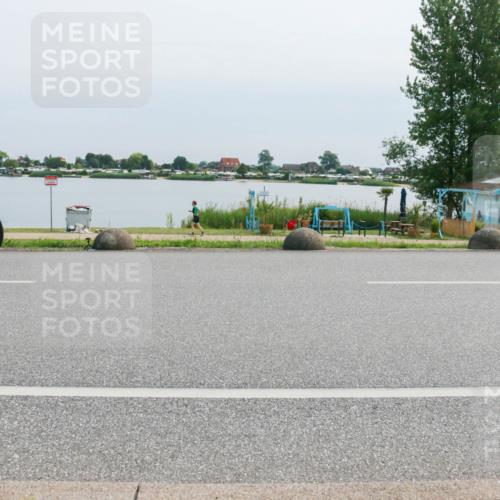 21.06.2025 - 27. Vierlanden-Triathlon H.Heesch http://msf.ph/oto/8026996 15.06.2025 11:20:01 Radfahren 251, 772, 811 meine-sportfotos.de