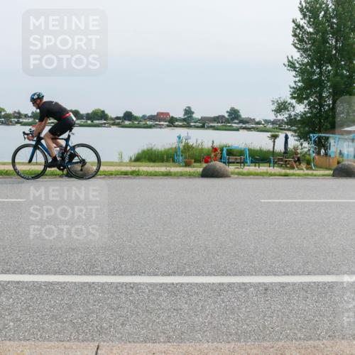 21.06.2025 - 27. Vierlanden-Triathlon H.Heesch http://msf.ph/oto/8027012 15.06.2025 11:20:08 Radfahren 3, 115, 232, 789, 811, 852, 968 meine-sportfotos.de