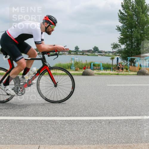 21.06.2025 - 27. Vierlanden-Triathlon H.Heesch http://msf.ph/oto/8027016 15.06.2025 12:17:34 Radfahren 723, 859, 866 meine-sportfotos.de