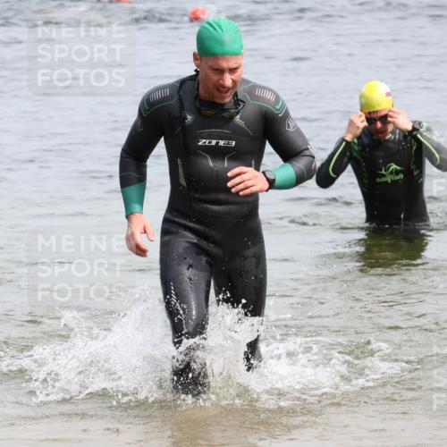 15.06.2025 - 27. Vierlanden-Triathlon Lena Gebhardt http://msf.ph/oto/8027061 15.06.2025 10:59:34 Schwimmen 641, 668, 751 meine-sportfotos.de