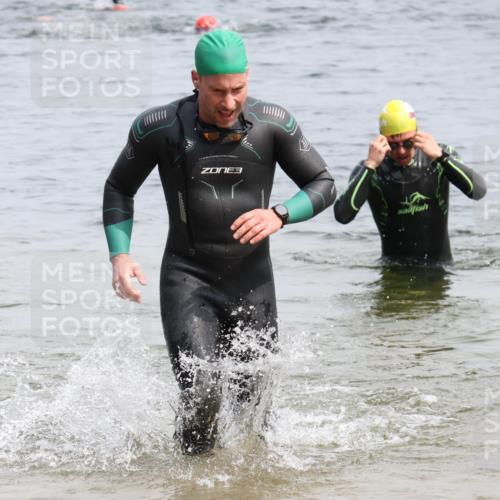 15.06.2025 - 27. Vierlanden-Triathlon Lena Gebhardt http://msf.ph/oto/8027068 15.06.2025 10:59:34 Schwimmen 641, 668, 751 meine-sportfotos.de