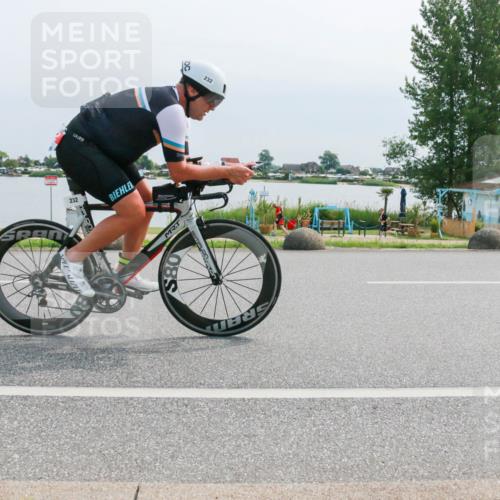 21.06.2025 - 27. Vierlanden-Triathlon H.Heesch http://msf.ph/oto/8027069 15.06.2025 11:20:08 Radfahren 3, 115, 232, 789, 811, 852, 968 meine-sportfotos.de