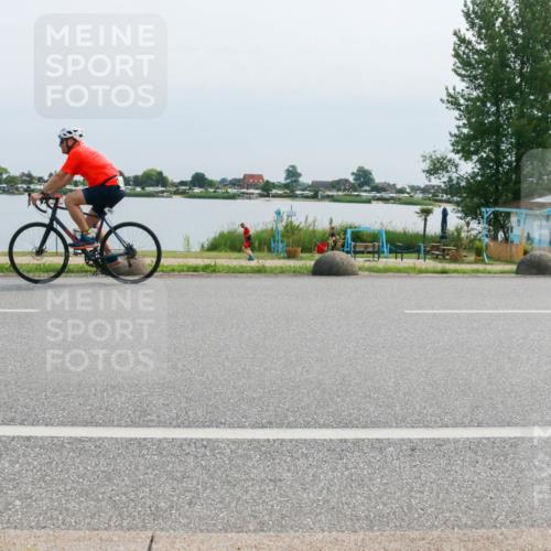 21.06.2025 - 27. Vierlanden-Triathlon H.Heesch http://msf.ph/oto/8027083 15.06.2025 11:20:09 Radfahren 3, 115, 232, 789, 852, 968 meine-sportfotos.de