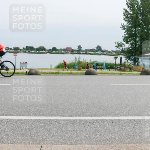 21.06.2025 - 27. Vierlanden-Triathlon H.Heesch http://msf.ph/oto/8027089 15.06.2025 11:20:09 Radfahren 3, 115, 232, 789, 852, 968 meine-sportfotos.de