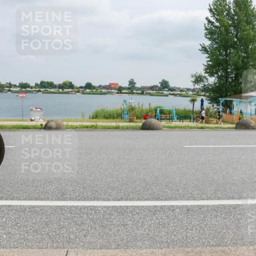 21.06.2025 - 27. Vierlanden-Triathlon H.Heesch http://msf.ph/oto/8027091 15.06.2025 12:18:39 Radfahren 781, 892 meine-sportfotos.de