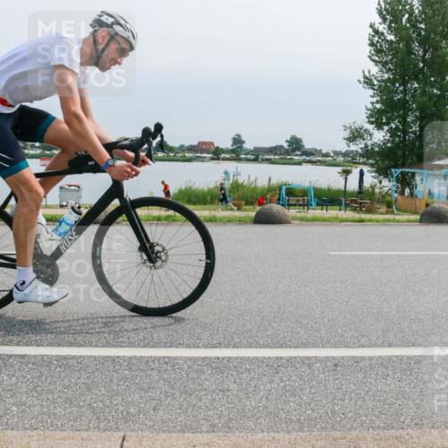 21.06.2025 - 27. Vierlanden-Triathlon H.Heesch http://msf.ph/oto/8027097 15.06.2025 11:20:10 Radfahren 3, 115, 232, 789, 852, 968 meine-sportfotos.de