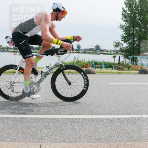 21.06.2025 - 27. Vierlanden-Triathlon H.Heesch http://msf.ph/oto/8027107 15.06.2025 11:20:11 Radfahren 3, 115, 232, 789, 852, 968 meine-sportfotos.de