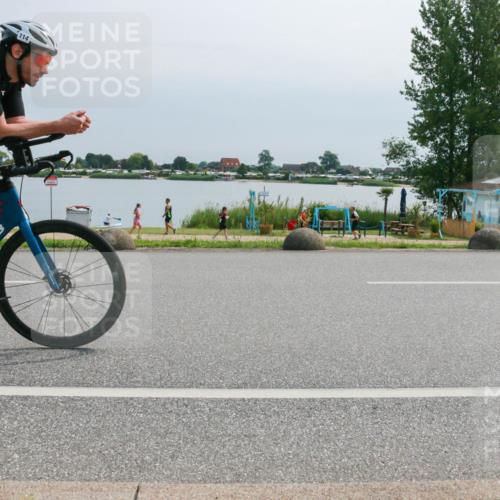 21.06.2025 - 27. Vierlanden-Triathlon H.Heesch http://msf.ph/oto/8027125 15.06.2025 11:20:35 Radfahren 114 meine-sportfotos.de