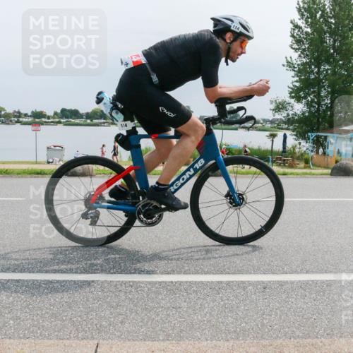 21.06.2025 - 27. Vierlanden-Triathlon H.Heesch http://msf.ph/oto/8027131 15.06.2025 11:20:35 Radfahren 114 meine-sportfotos.de