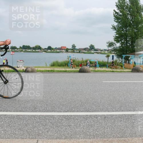 21.06.2025 - 27. Vierlanden-Triathlon H.Heesch http://msf.ph/oto/8027132 15.06.2025 12:19:04 Radfahren 636, 694, 773 meine-sportfotos.de
