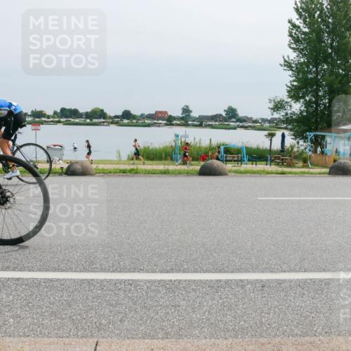 21.06.2025 - 27. Vierlanden-Triathlon H.Heesch http://msf.ph/oto/8027136 15.06.2025 11:20:49 Radfahren 237, 952, 962 meine-sportfotos.de