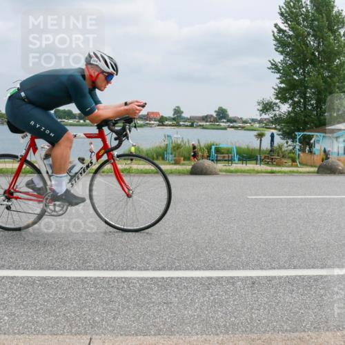 21.06.2025 - 27. Vierlanden-Triathlon H.Heesch http://msf.ph/oto/8027149 15.06.2025 12:19:07 Radfahren 636, 694, 773 meine-sportfotos.de
