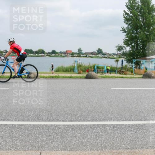 21.06.2025 - 27. Vierlanden-Triathlon H.Heesch http://msf.ph/oto/8027163 15.06.2025 12:19:09 Radfahren 694, 773, 973 meine-sportfotos.de