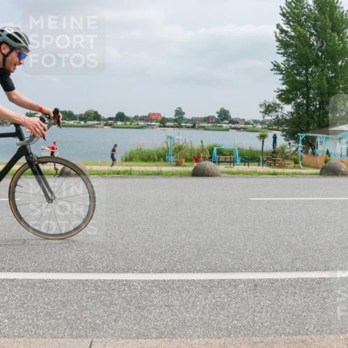 21.06.2025 - 27. Vierlanden-Triathlon H.Heesch http://msf.ph/oto/8027183 15.06.2025 12:19:32 Radfahren 637, 947 meine-sportfotos.de