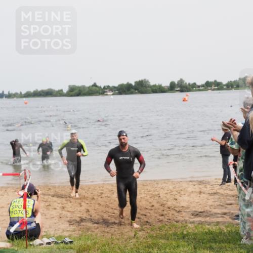 21.06.2025 - 27. Vierlanden-Triathlon MichiJ http://msf.ph/oto/8027187 15.06.2026 10:57:48 Schwimmen 686, 705, 738, 774 meine-sportfotos.de
