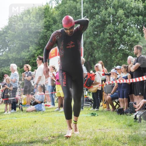 15.06.2025 - 27. Vierlanden-Triathlon KatJ http://msf.ph/oto/8027195 15.06.2025 11:00:44 Schwimmen 649, 678, 699, 723 meine-sportfotos.de
