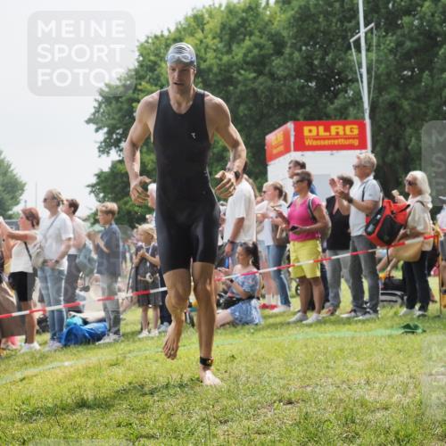15.06.2025 - 27. Vierlanden-Triathlon KatJ http://msf.ph/oto/8027211 15.06.2025 11:00:46 Schwimmen 649, 678, 681, 699, 723 meine-sportfotos.de