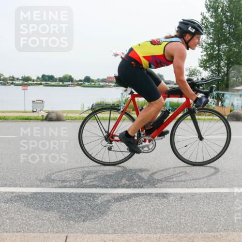 15.06.2025 - 27. Vierlanden-Triathlon H.Heesch http://msf.ph/oto/8027219 15.06.2025 10:27:51 Radfahren 49, 100, 505, 529, 533, 552 meine-sportfotos.de