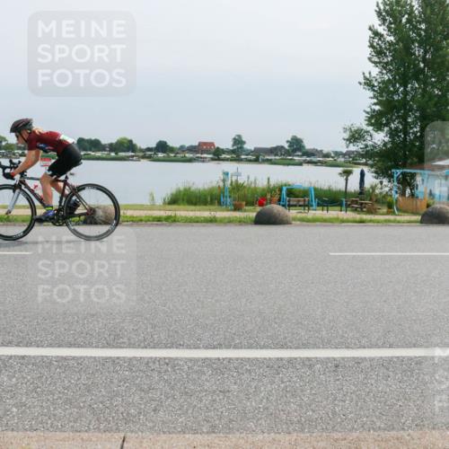 21.06.2025 - 27. Vierlanden-Triathlon H.Heesch http://msf.ph/oto/8027224 15.06.2025 11:20:53 Radfahren 237, 921, 952, 958, 962, 966 meine-sportfotos.de