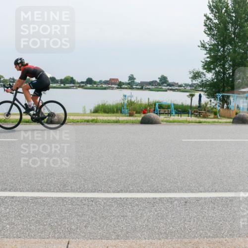 21.06.2025 - 27. Vierlanden-Triathlon H.Heesch http://msf.ph/oto/8027236 15.06.2025 11:20:54 Radfahren 921, 952, 958, 962, 966 meine-sportfotos.de
