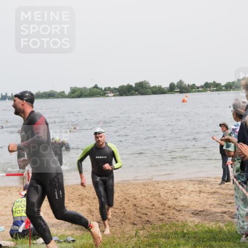 21.06.2025 - 27. Vierlanden-Triathlon MichiJ http://msf.ph/oto/8027260 15.06.2026 10:57:50 Schwimmen 686, 705, 738, 774 meine-sportfotos.de