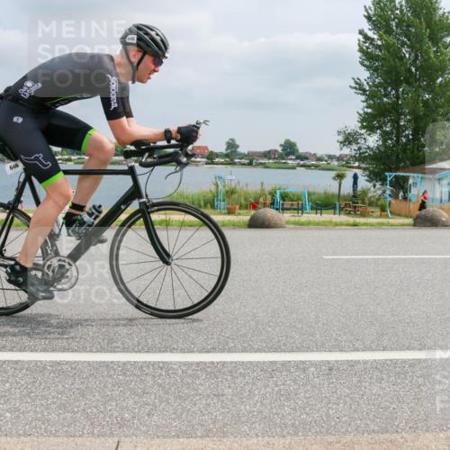 21.06.2025 - 27. Vierlanden-Triathlon H.Heesch http://msf.ph/oto/8027268 15.06.2025 12:19:37 Radfahren 637, 646, 647, 855, 953 meine-sportfotos.de