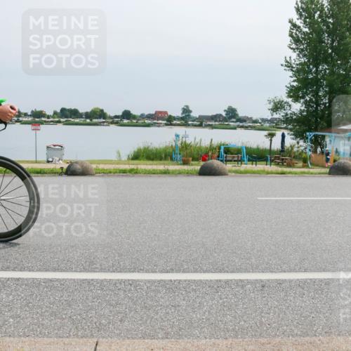 21.06.2025 - 27. Vierlanden-Triathlon H.Heesch http://msf.ph/oto/8027270 15.06.2025 11:21:05 Radfahren 93, 142, 856 meine-sportfotos.de