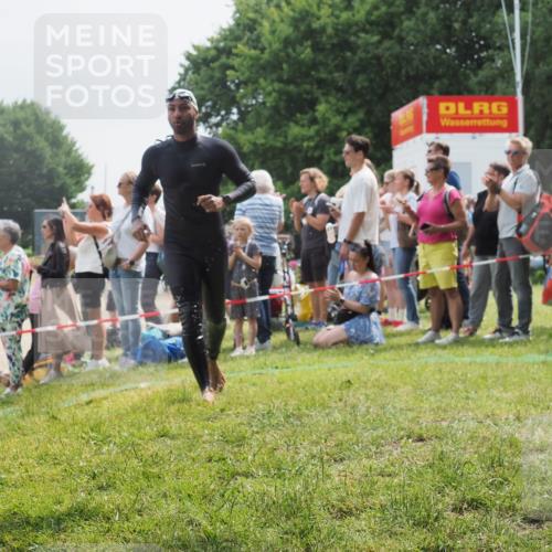 15.06.2025 - 27. Vierlanden-Triathlon KatJ http://msf.ph/oto/8027283 15.06.2025 11:00:48 Schwimmen 637, 649, 678, 681, 699, 723 meine-sportfotos.de