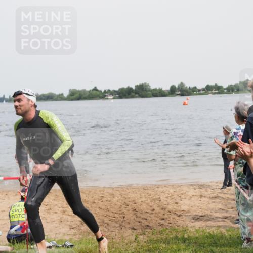 21.06.2025 - 27. Vierlanden-Triathlon MichiJ http://msf.ph/oto/8027302 15.06.2026 10:57:51 Schwimmen 686, 705, 738, 774 meine-sportfotos.de