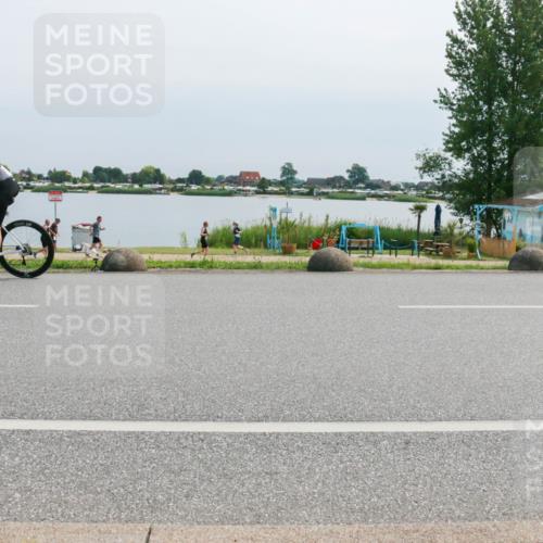 21.06.2025 - 27. Vierlanden-Triathlon H.Heesch http://msf.ph/oto/8027316 15.06.2025 11:21:10 Radfahren 142 meine-sportfotos.de
